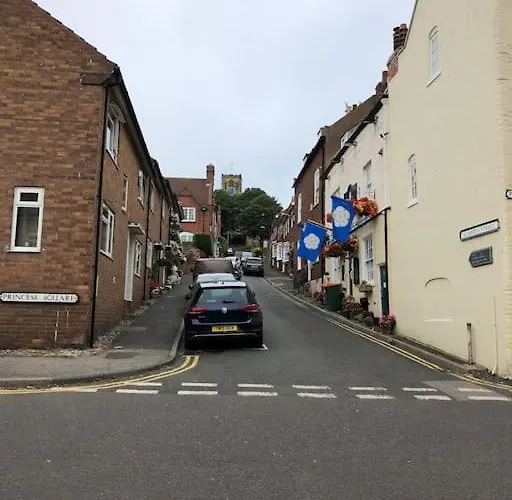 Harbour Hideaway, Scarborough. Old Town