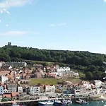 Harbour Hideaway, Scarborough. Old Town